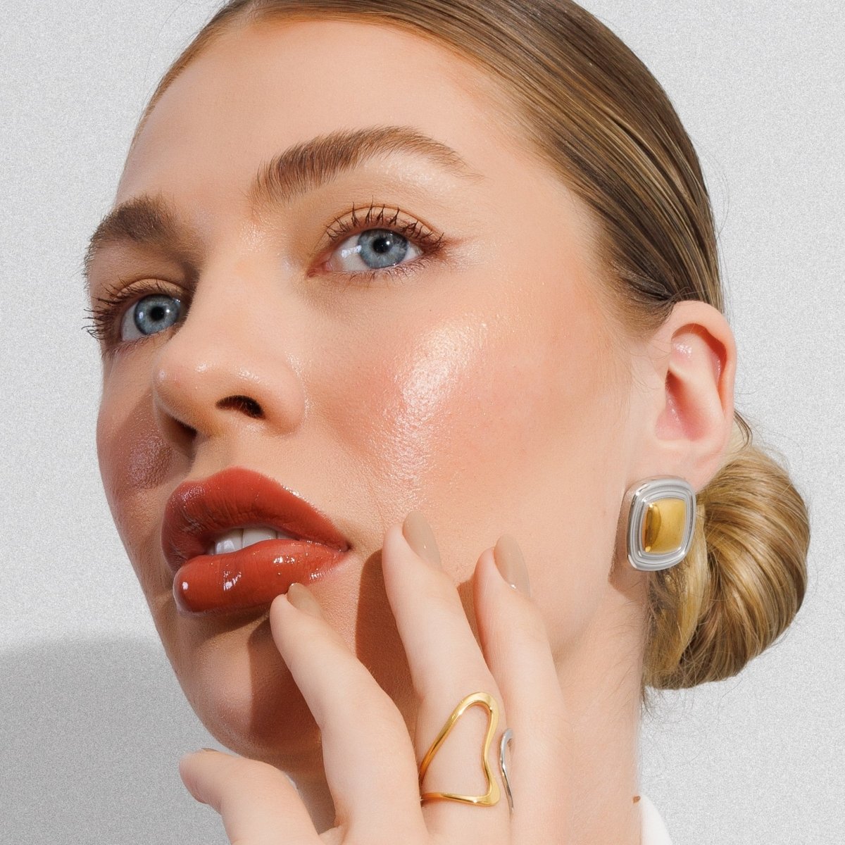 Brinco Square Lumière com Mix de Banhos Dourado e Prata