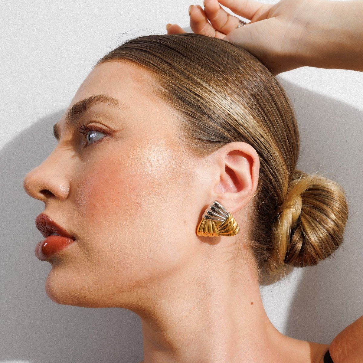 Brinco Triad Shine com Mix de Banhos Dourado e Prata