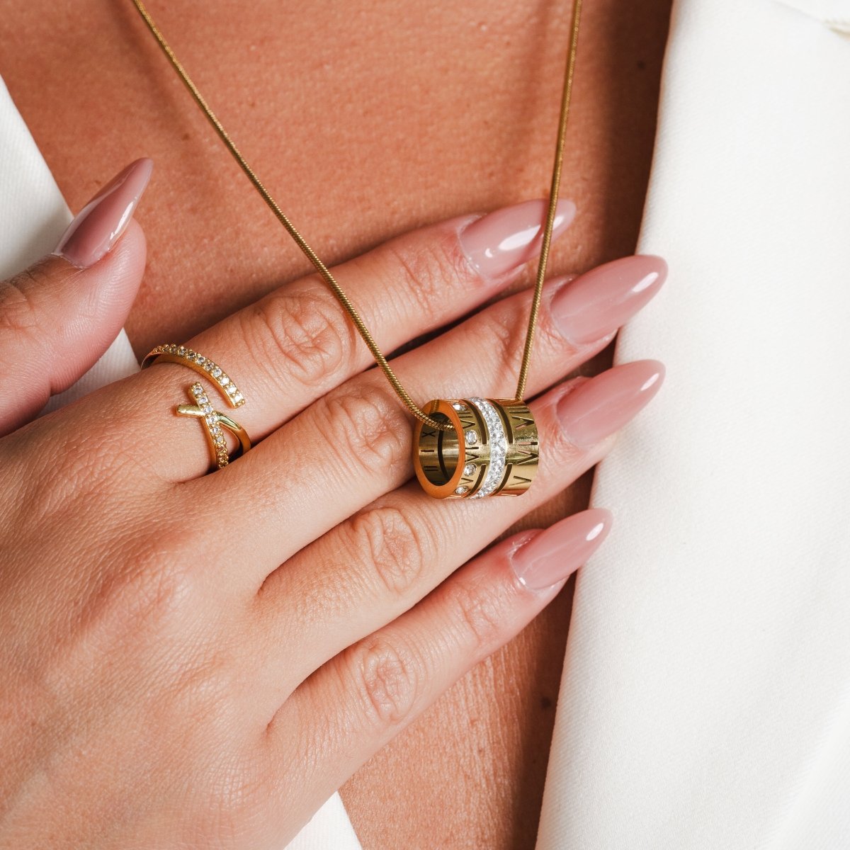 Colar Aro Triplo Algarismo Romano Banhado em Ouro 18k