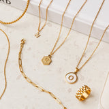 Colar Letra Inicial Marble Banhado em Ouro 18K