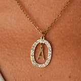 Colar Letra Inicial Prism Banhado em Ouro 18K